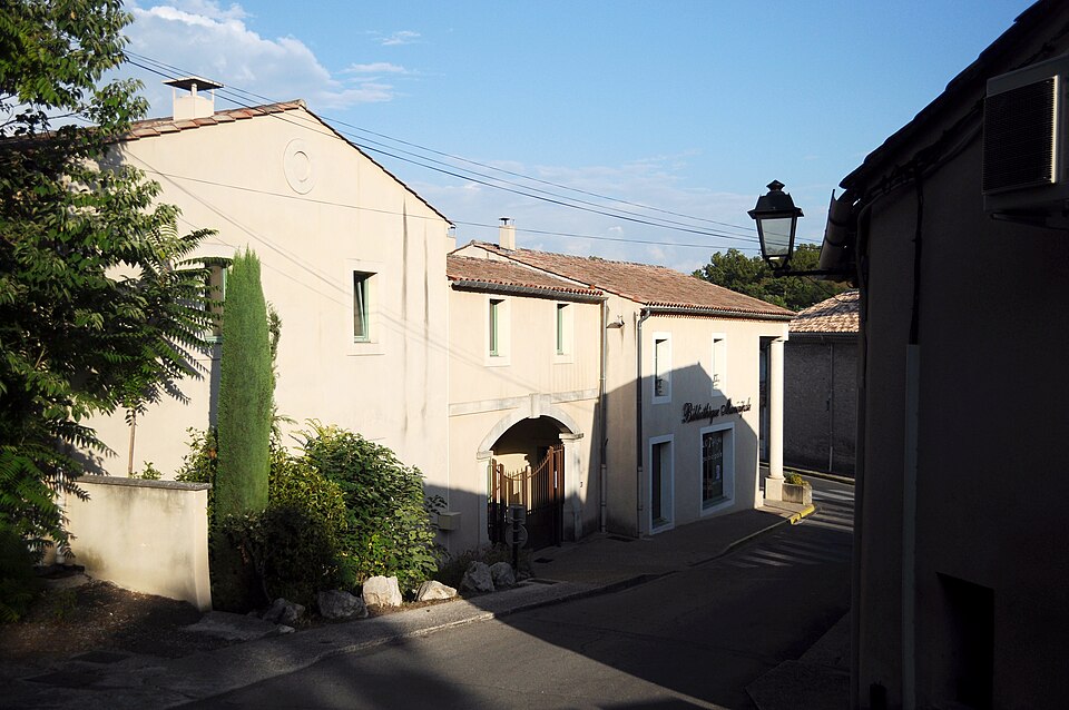 Village médiéval Comtat Venaissin vue ensemble