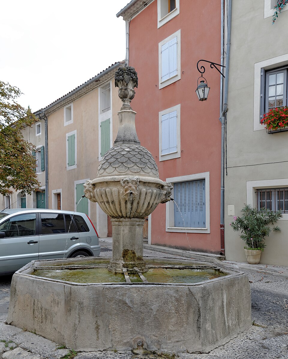 Fontaine Reboul Pernes-les-Fontaines