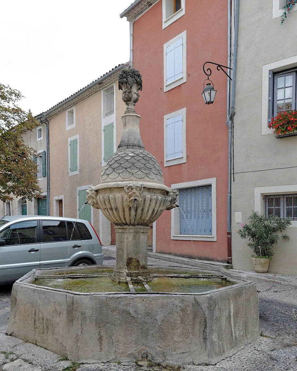Fontaine Reboul Pernes-les-Fontaines