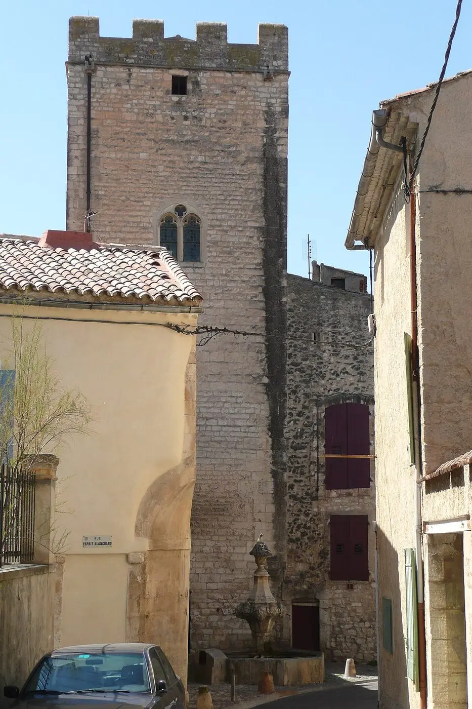 Tour Ferrande Pernes-les-Fontaines