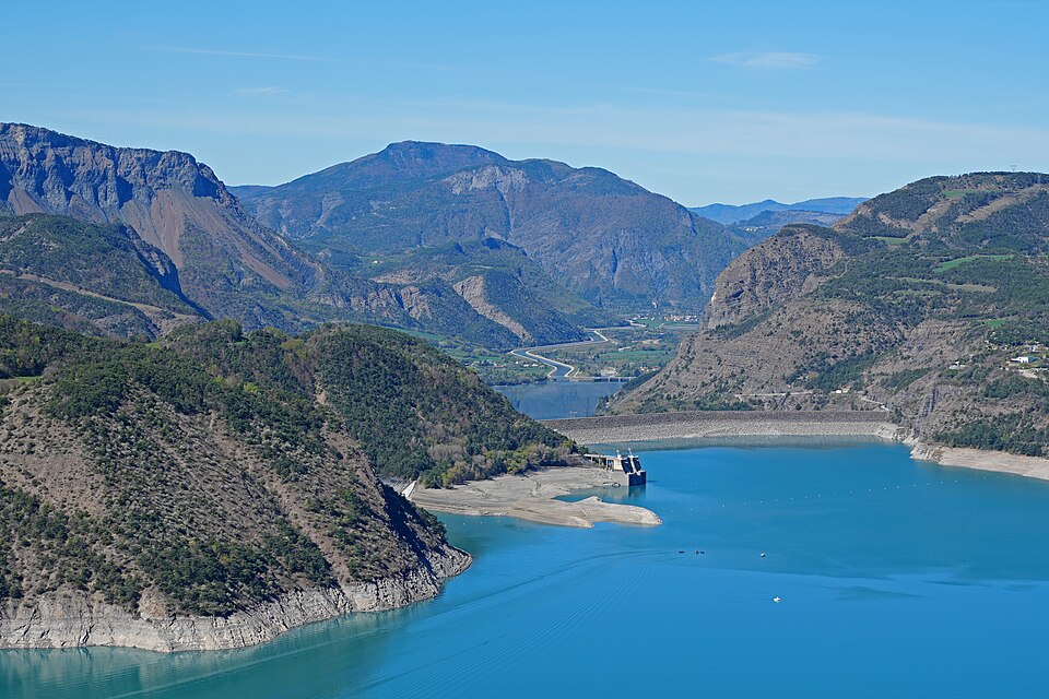 Barrage Serre-Ponçon Hautes-Alpes panorama alpin